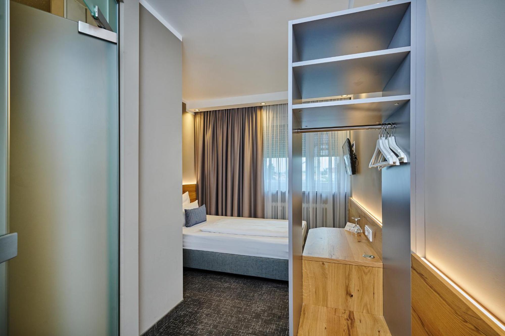 Hotel Westend Нюрнберг Екстериор снимка